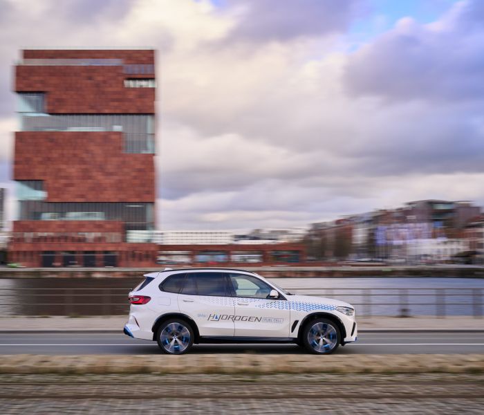 Vorstellung des BMW iX5 Wasserstoff: Fahrspaß pur. (Foto: BMW Group)