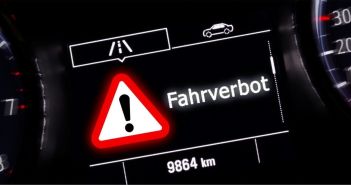 Urteil: Fahrverbot und Sperrfrist nicht gleichzeitig (Foto: AdobeStock -  bluedesign 229542742)